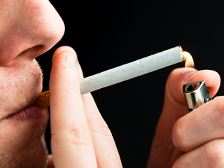 なぜ受動喫煙で虫歯のリスクが高くなるのか？